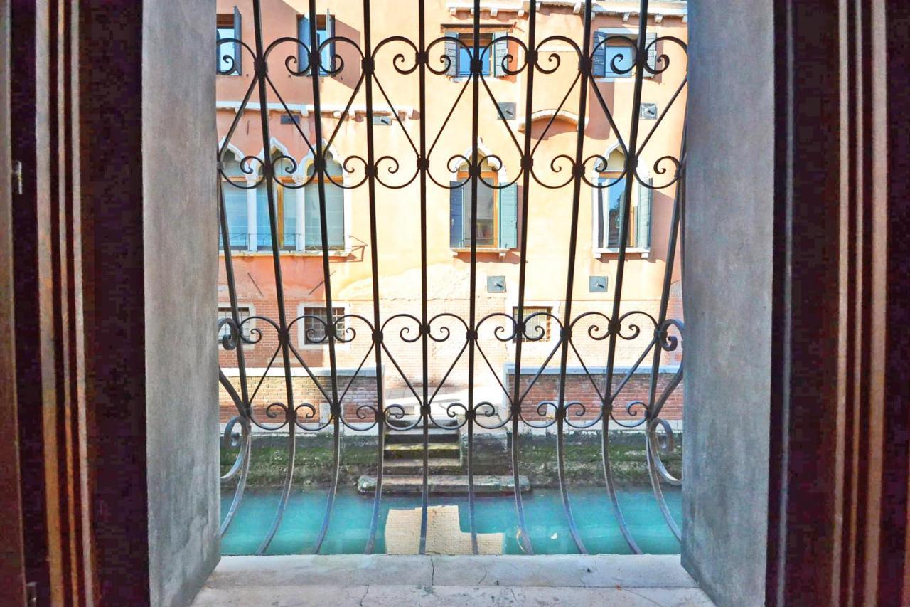 San Barnaba On The Canal Venedig Exteriör bild